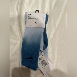 Nike Everluday plus cushioned crew